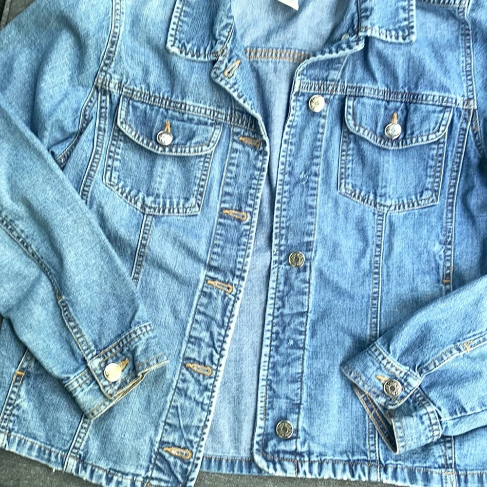Spring jean jacket - Picture 4 of 5